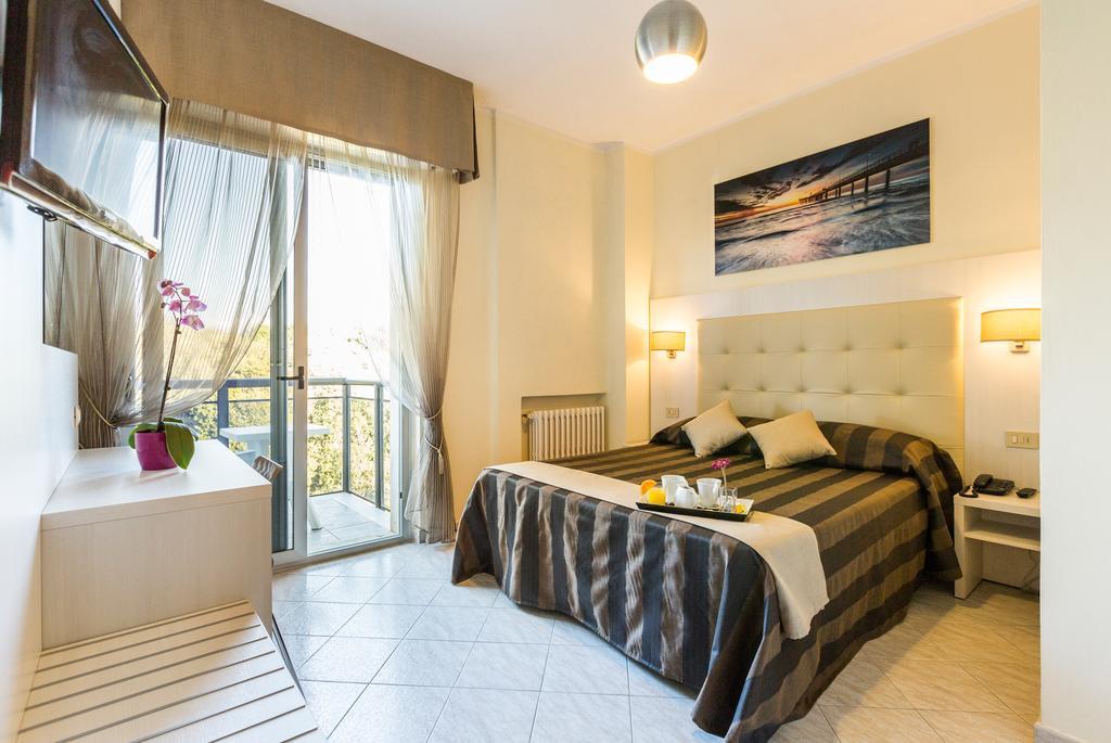 Hotel King Марина ди Пиетрасанта Екстериор снимка
